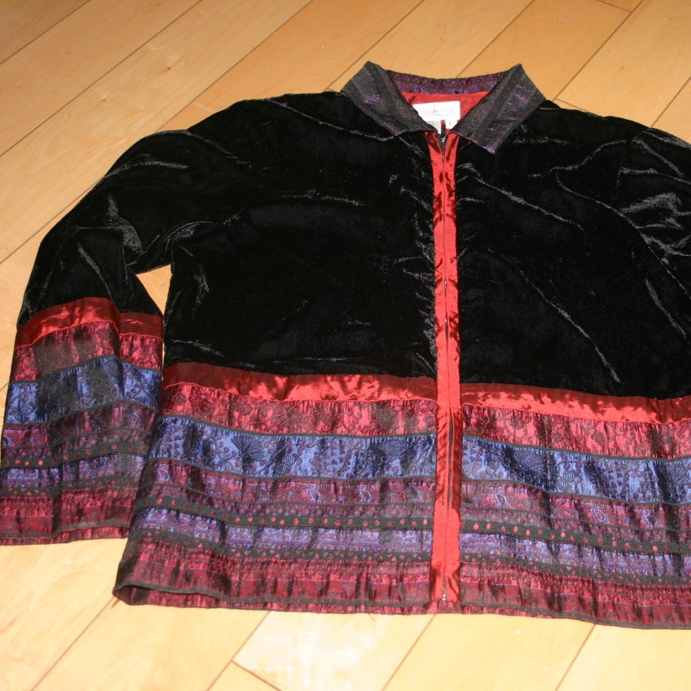 Coldwater Creek Velvet Short Inside Jacket Black Large w/colorful Bottom Border